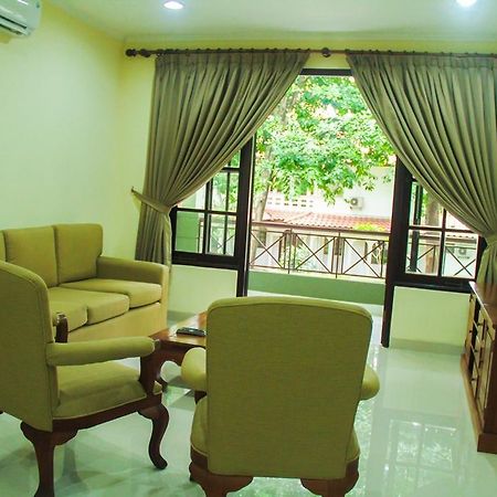 Country Woods Jakarta Aparthotel Cilandak  Buitenkant foto